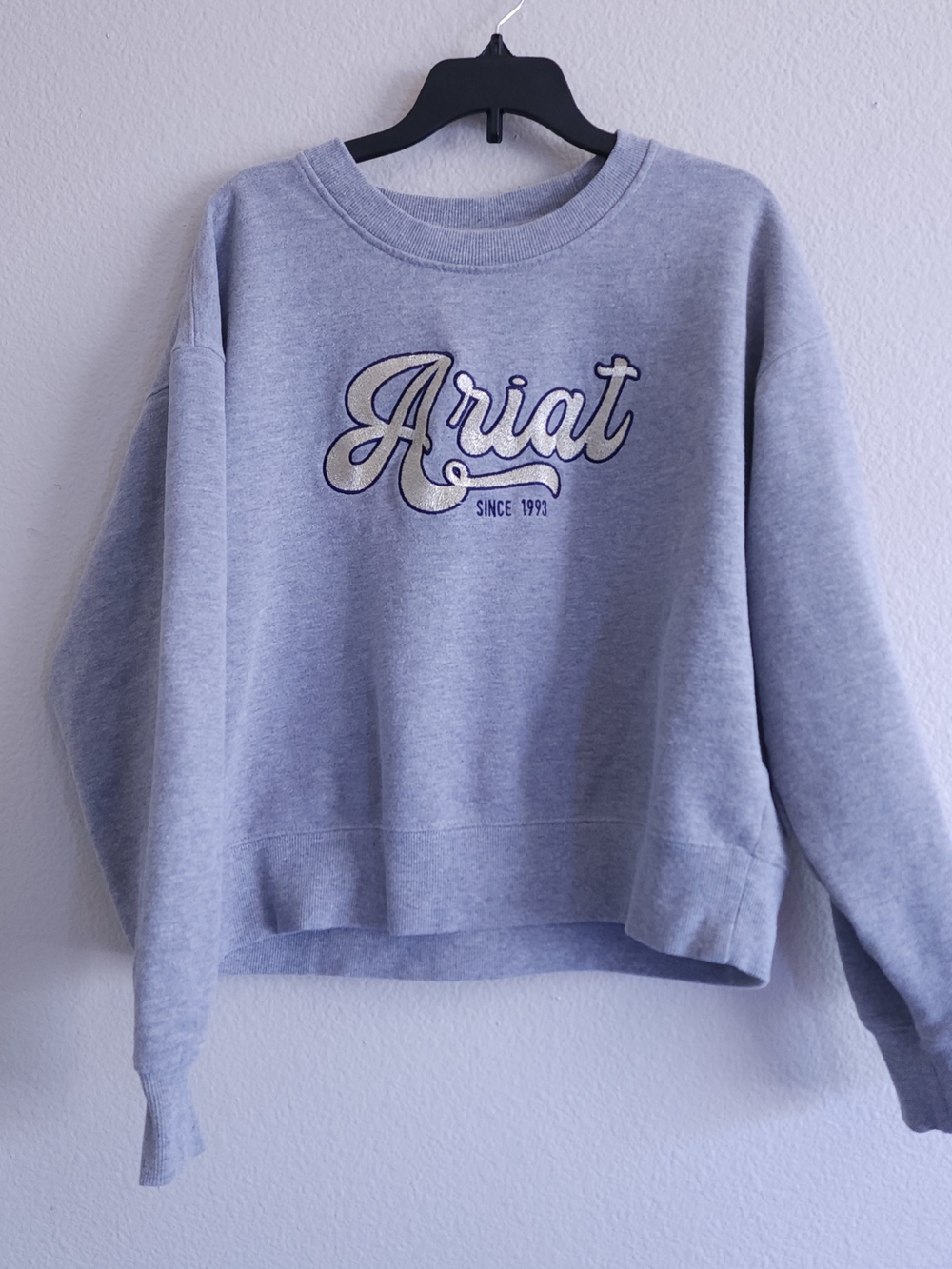 Ariat R.E.A.L. Women's L Grey Essential Crewneck Sweatshirt Embroidered Logo
